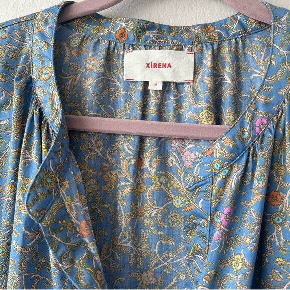 XiRENA Romi Top in Blue Flora - Picture 2 of 10